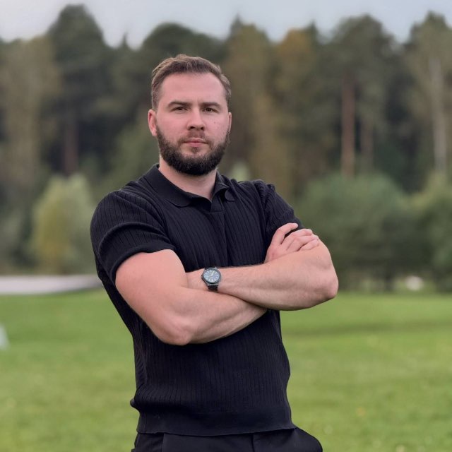 Логист Алексей Толкачев